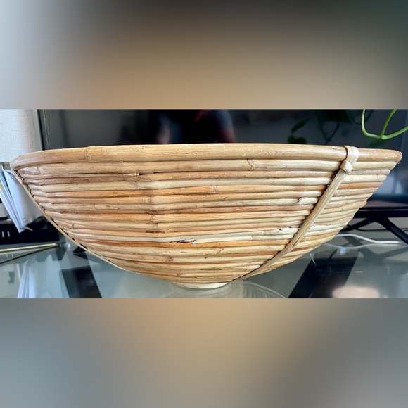 Large vintage coiled bamboo basket/Bowl. Handmade coiled basket. 16x6” - Picture 4 of 4
